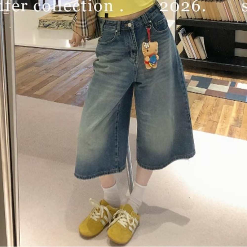 High-Rise Wide-Leg Cropped Jeans in Blue Denim